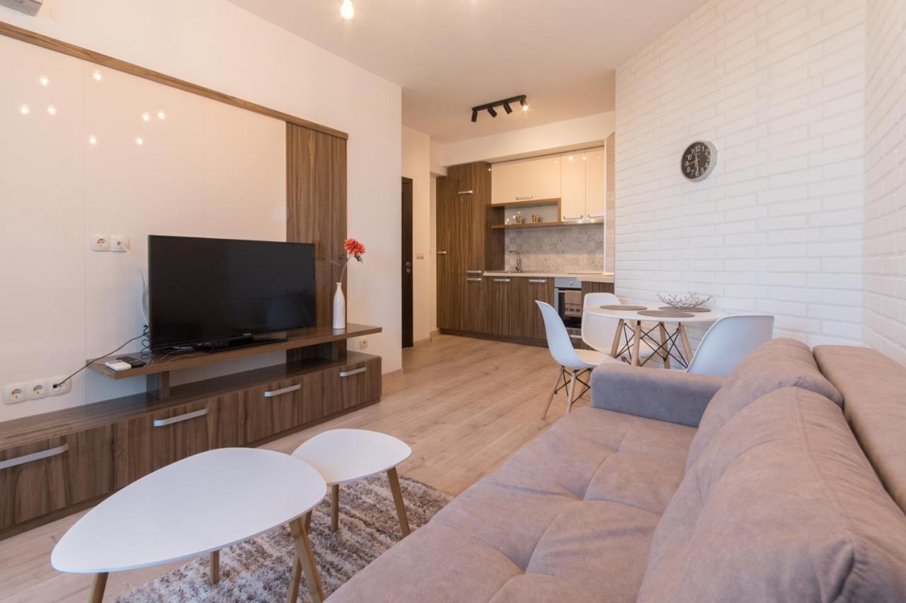 City Apartments Triumph فارنا المظهر الخارجي الصورة