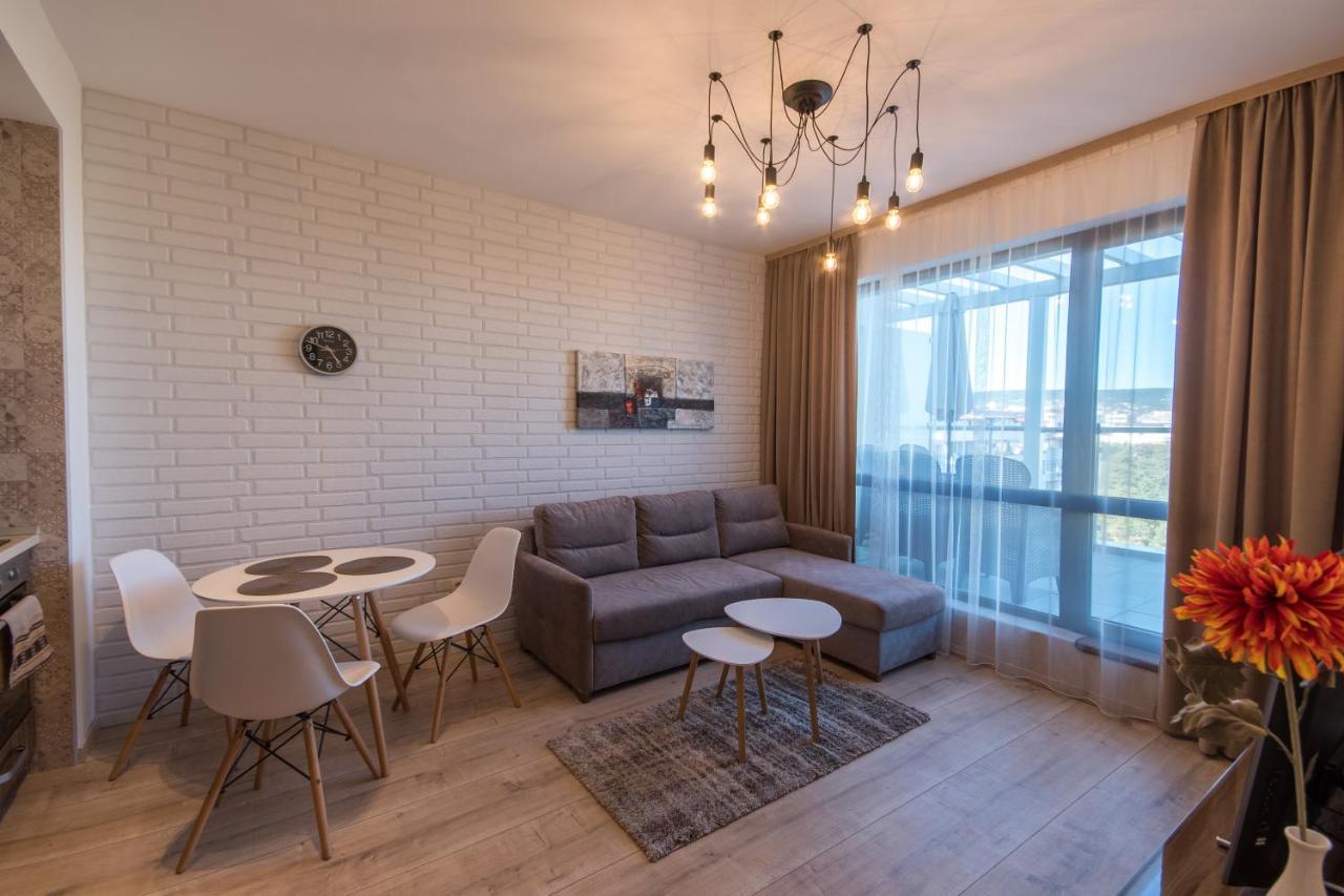 City Apartments Triumph فارنا المظهر الخارجي الصورة