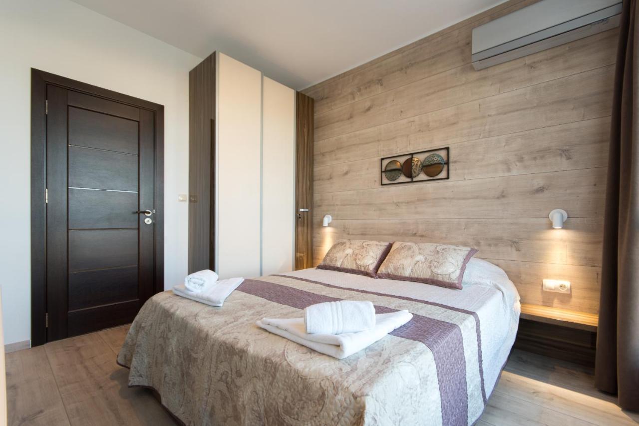 City Apartments Triumph فارنا المظهر الخارجي الصورة