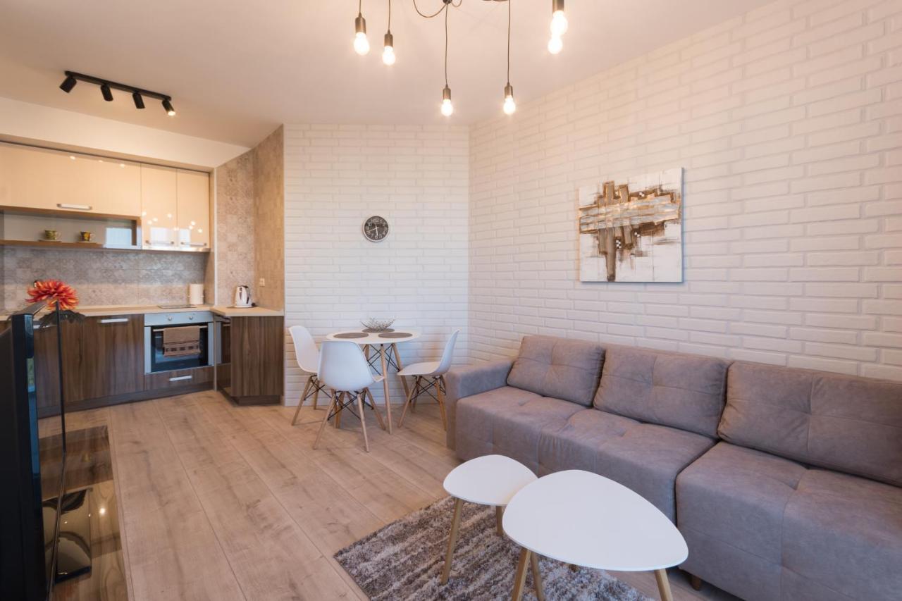 City Apartments Triumph فارنا المظهر الخارجي الصورة