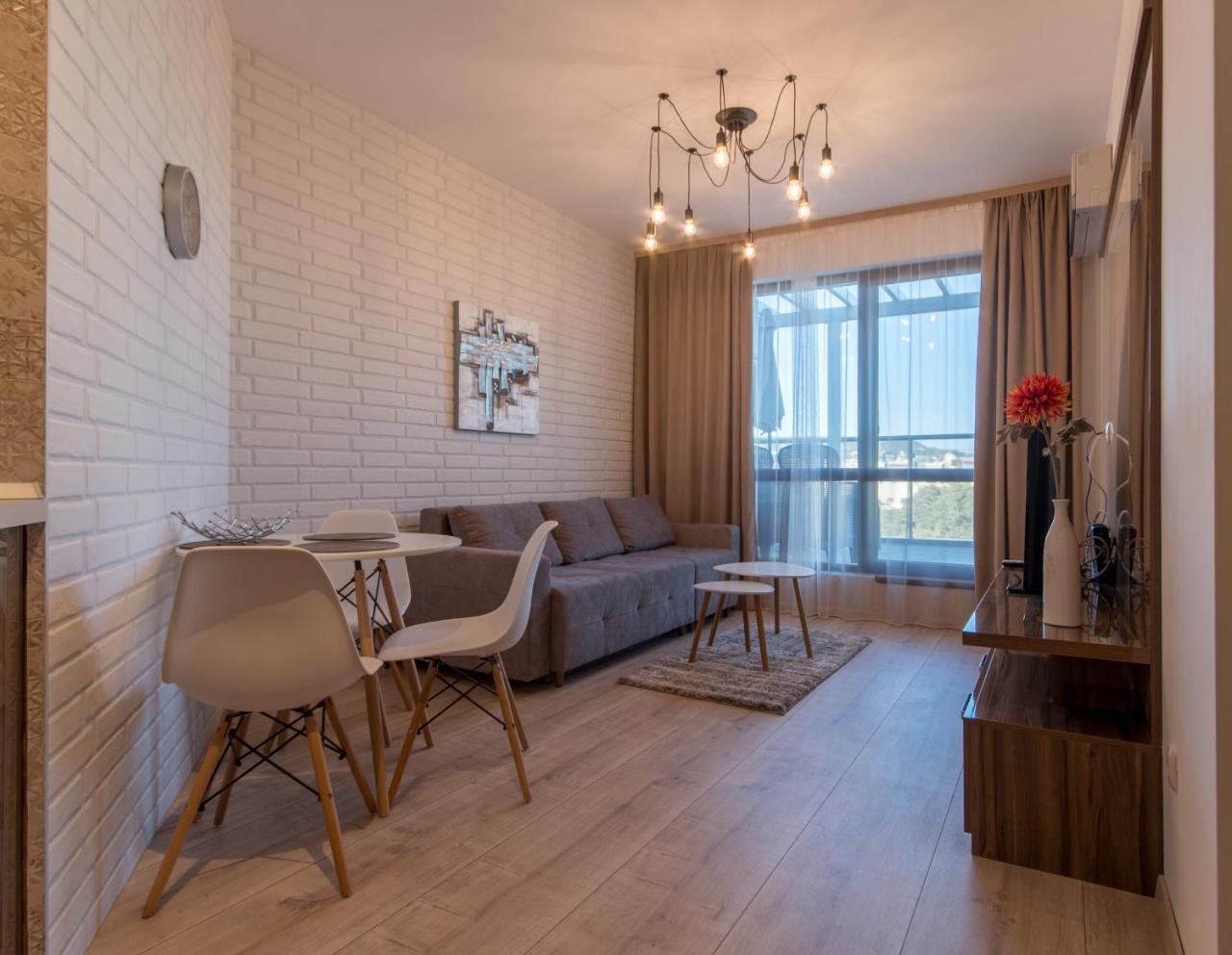 City Apartments Triumph فارنا المظهر الخارجي الصورة
